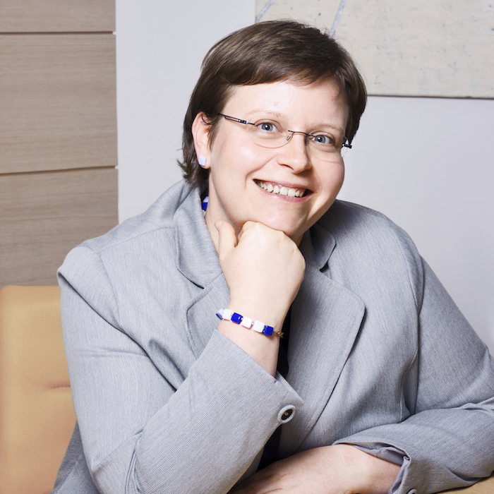 Dr. SZILÁGYI Viktória